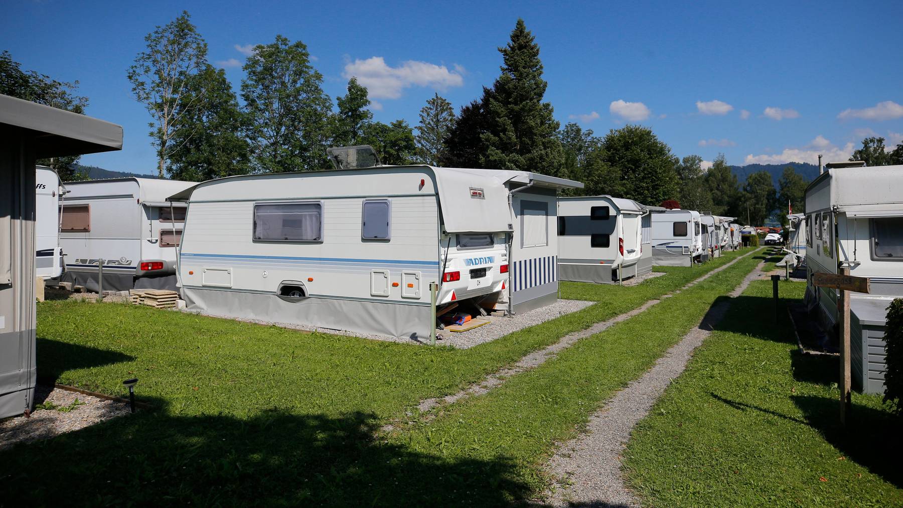 Campingplätze seien gleich zu behandeln wie Jugendherbergen oder Hotels, fordert der Verband Swisscamps.