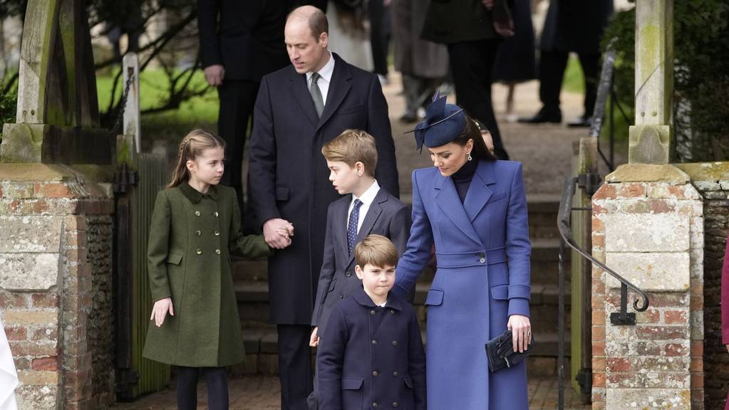 Der letzte öffentliche Auftritt an Weihnachten: Kate und William mit ihren Kindern Louis, George und Charlotte (von rechts).