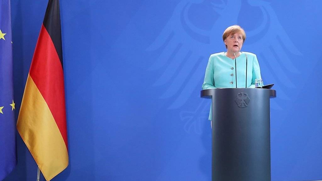 «Die Europäische Union ist stark genug, um die richtigen Antworten auf den heutigen Tag zu geben»: Mit diesen Worten kommentiert die deutsche Bundeskanzlerin Angela Merkel die Brexit-Abstimmung.