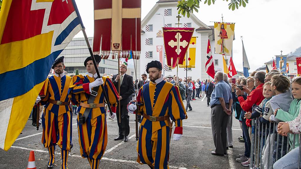 2021 war Nidwalden Gastkanton bei der Vereidigung in Rom. Schweizer Gardisten begleiteten den festlichen Einzug in Rom von Oberdorf NW aus. (Archivbild)