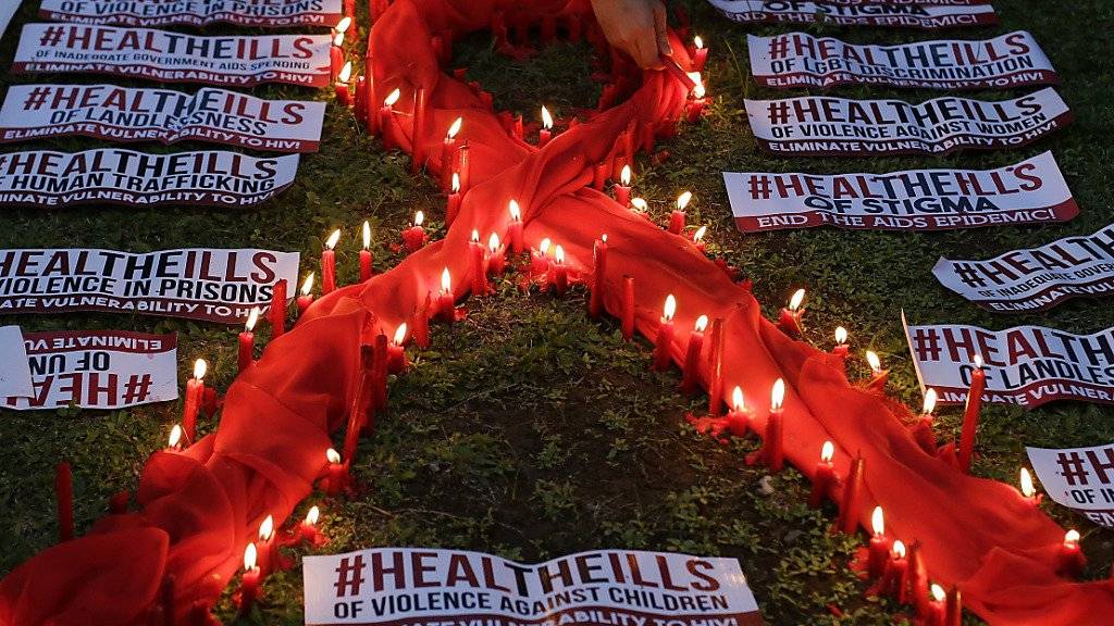 Weltweit wurde die Zahl der Todesfälle bei HIV-Infizierten um über 50 Prozent reduziert. Rund 17 Millionen Menschen erhalten noch nicht die benötigte Therapie, darunter 1,2 Millionen Kinder. (Symbolbild)