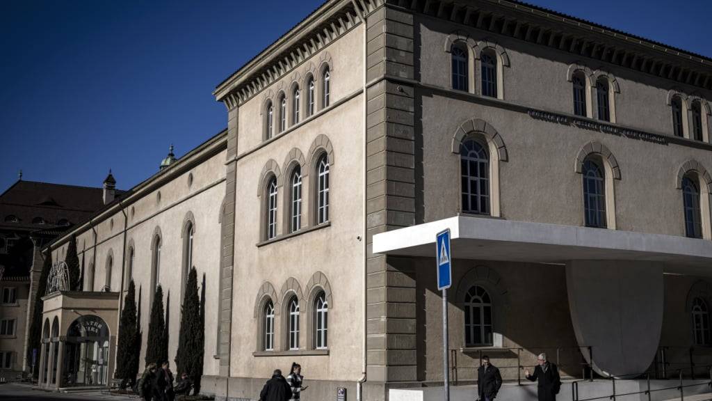 Das Grossratsgebäude des Kanton Graubünden. Dort wird im August über mögliche Steuerentlastungen entschieden. (Archivaufnahme)