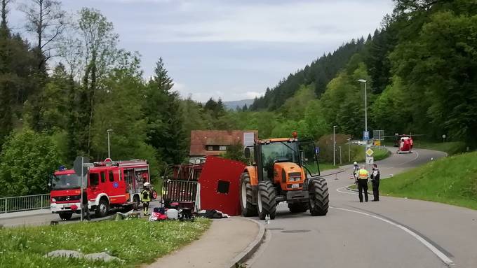 29 Verletzte bei Maiwagen-Unfall – Anhänger hatte keine Zulassung