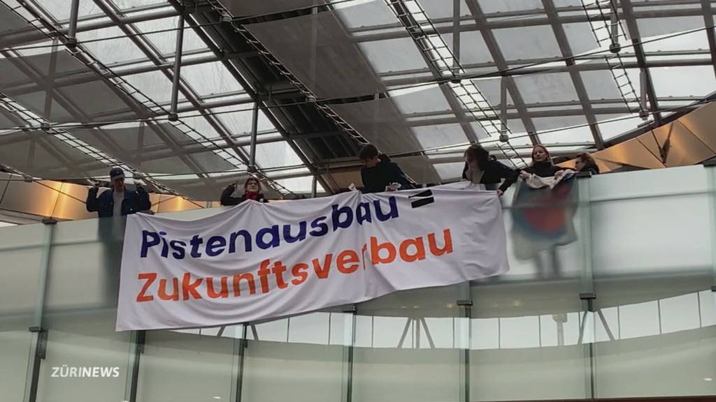 Protestaktion gegen Pistenverlängerung am Flughafen Zürich