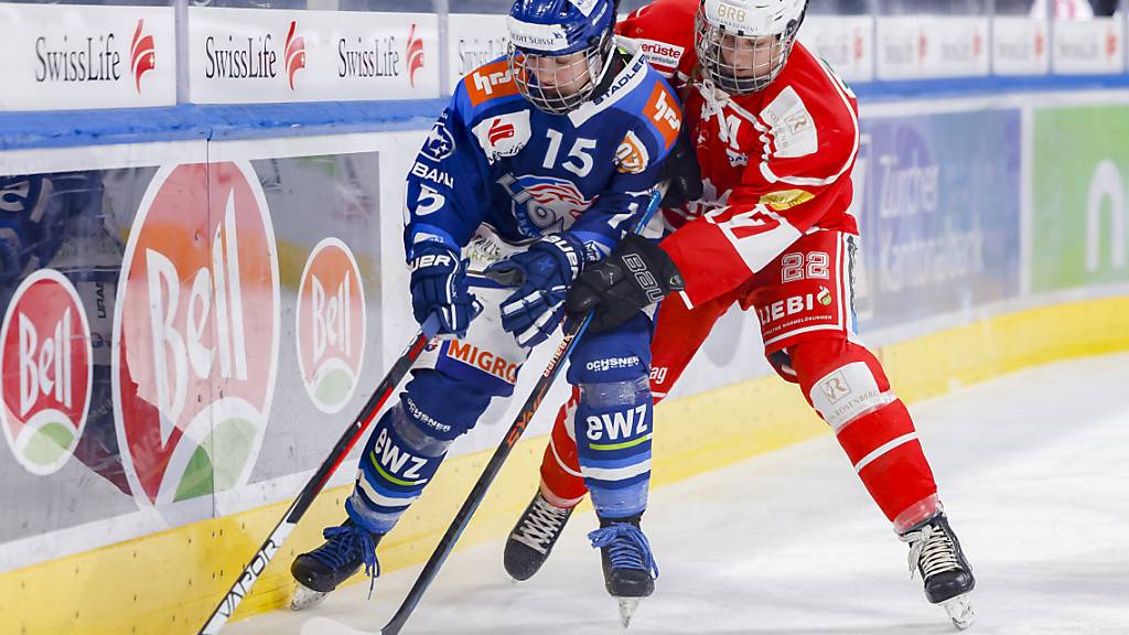 Die ZSC Lions, hier mit Naemi Herzig (vorne), sind als Titelverteidiger die Genjagden in der Women's League