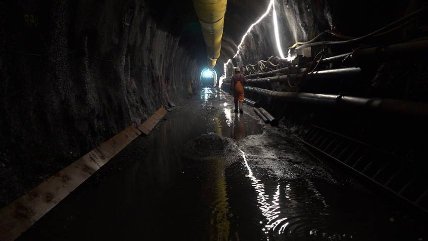 Die Felsarbeiter- im Tunnel, in der Höhle und im Steinbruch