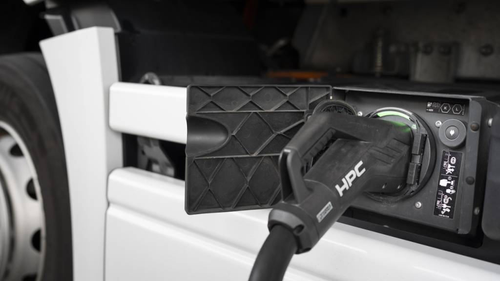 Die Organisation International Council on Clean Transportation erwartet mehr Elektro-Lastwagen auf den Strassen der Europäischen Union. (Archivbild)