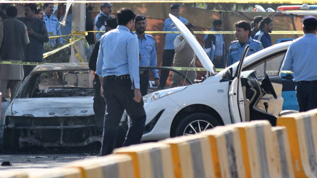 Zwölf Tote nach Explosion vor Gericht in Islamabad