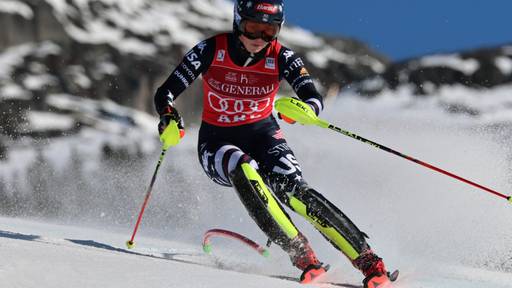 Shiffrin deutlich vorne, Holdener in Lauerstellung