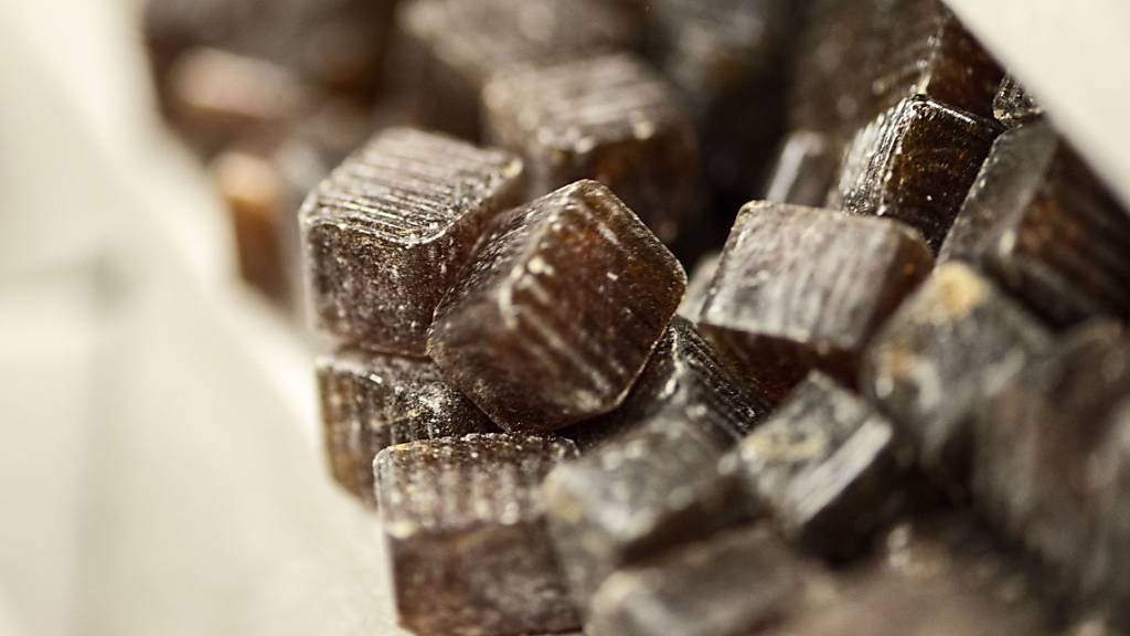 Die Schweizer Hersteller von Zuckerwaren wie «Bonbons» oder «Guetzli» ist im Jahr 2021 erneut zurückgegangen. (Symbolbild)
