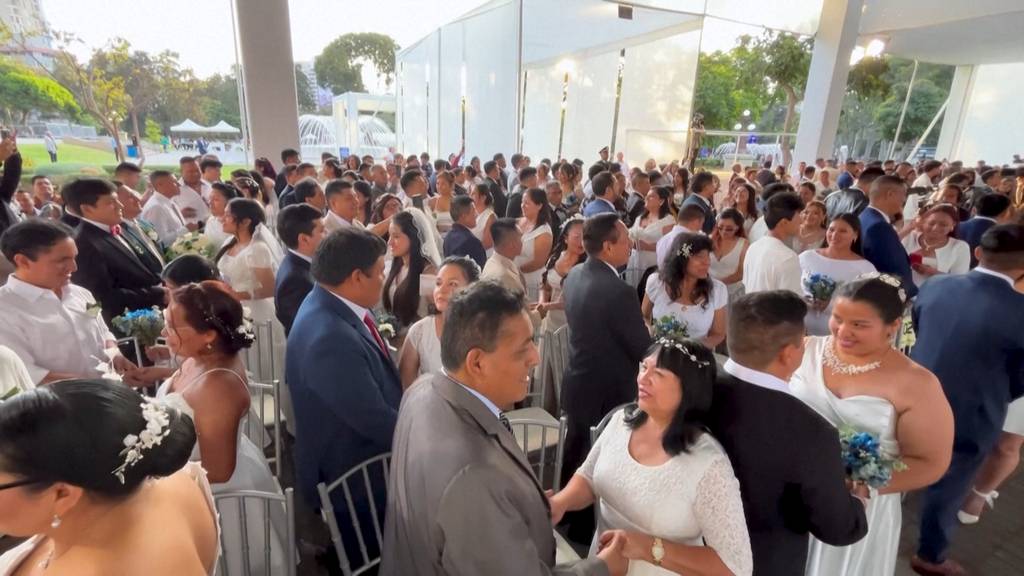 Massenhochzeit kurz vor dem Valentinstag: 109 Pärchen heiraten gemeinsam in Lima