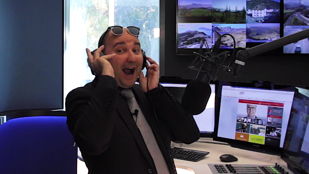 Sergio Sardella zeigt die neuen Radio Pilatus-Studios