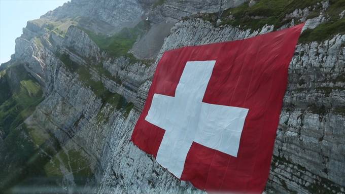 Grösste Schweizerfahne am Säntis wurde wieder abgehängt