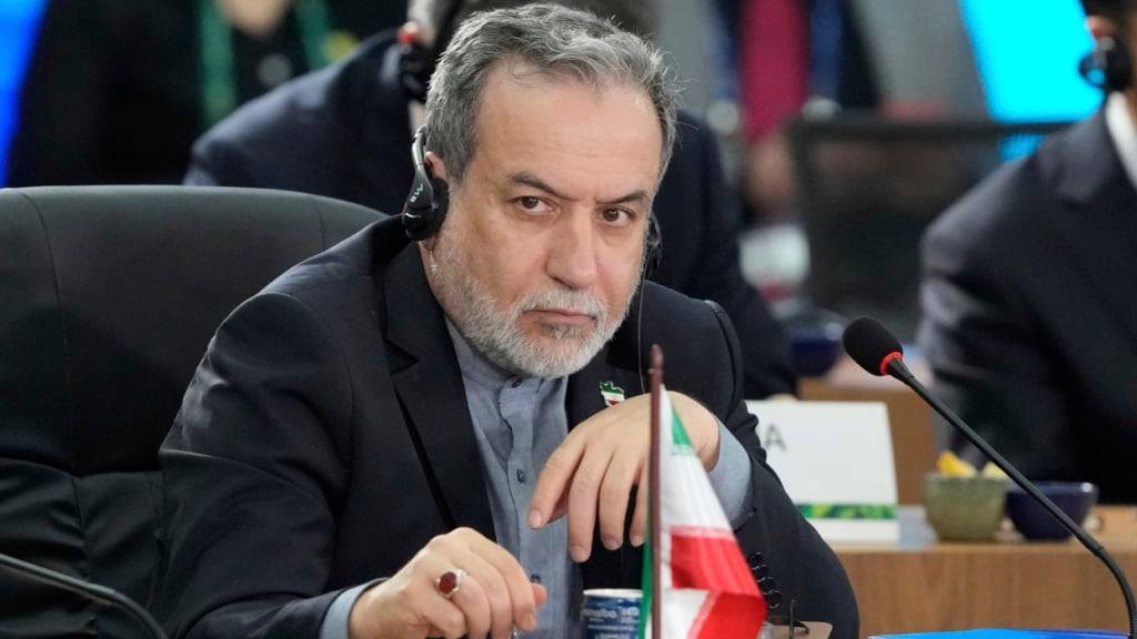 ARCHIV - Der iranische Außenminister Abbas Araghtschi nimmt am 17. jährlichen BRICS-Gipfel teil. Foto: Eraldo Peres/AP/dpa