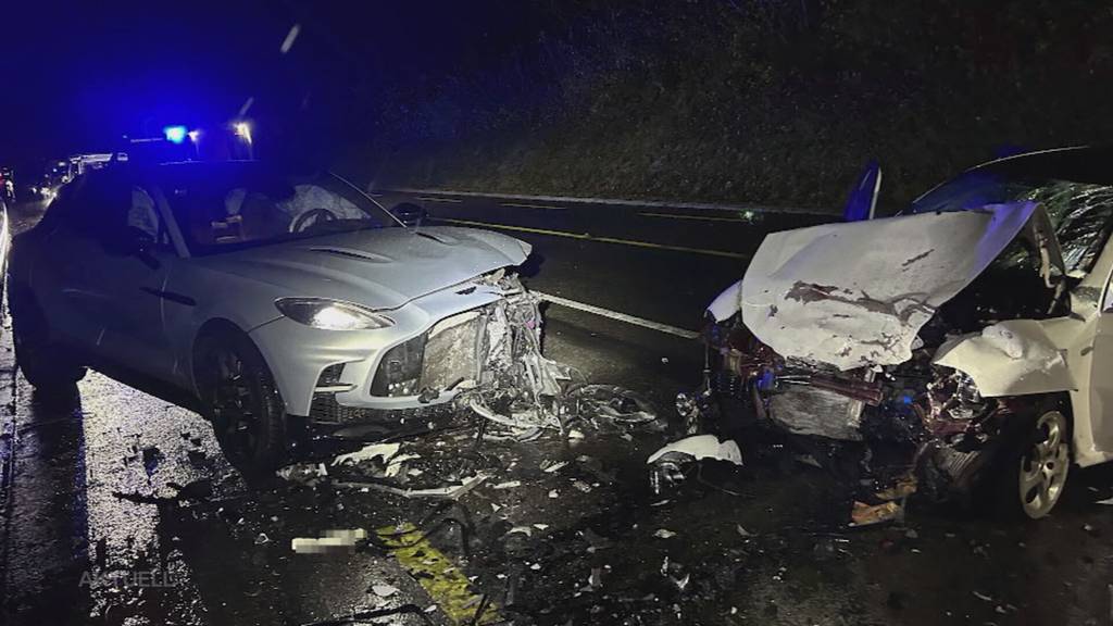 Nackte Tatsachen: Autodieb verunfallt  in Baden im Adamskostüm