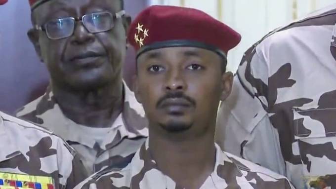 Nach Tod des Staatschefs regelt Tschads Militärrat Regierungsarbeit
