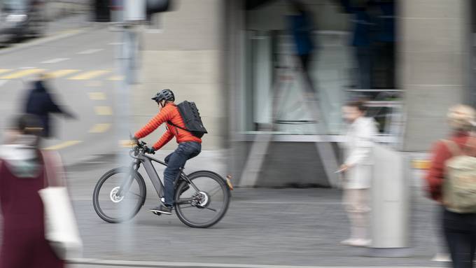 Polizei macht keine Ausnahmen mehr – zu schnelle E-Biker werden gebüsst 