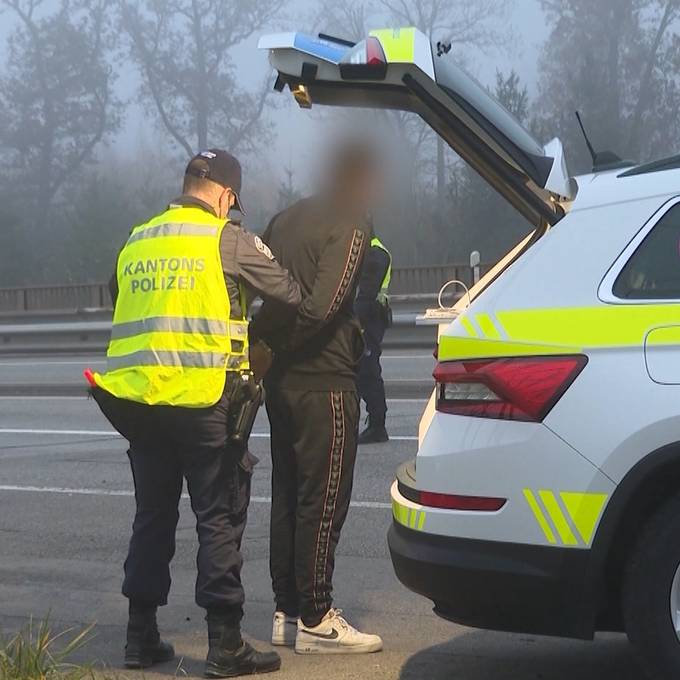 Kantonspolizei Aargau nimmt bei Grosskontrolle eine Person fest