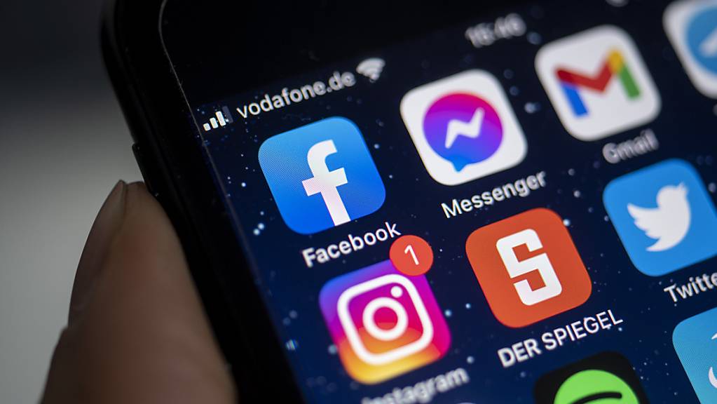Instagram und Facebook geben Nutzern künftig die Möglichkeit, auf die Anzeige von Like-Zahlen zu verzichten. Foto: Fabian Sommer/dpa