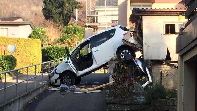 Mit Vollgas ins Garagen-Tor