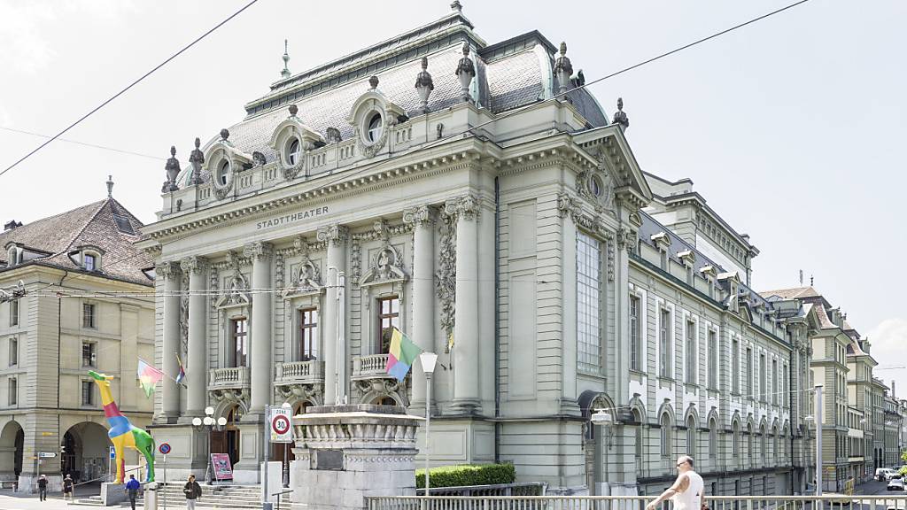 Das Berner Stadttheater. Der Gemeinderat will Bühnen Bern nicht dreinreden beim Gehalt für den Intendanten.