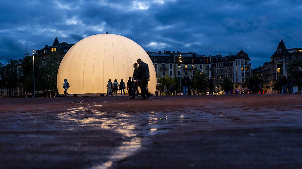 Die Kugel ist das pulsierende Herz der Kunstinstallation «Breathe», aber ihr entspannender Rhythmus soll sich über die ganze Stadt ausbreiten.