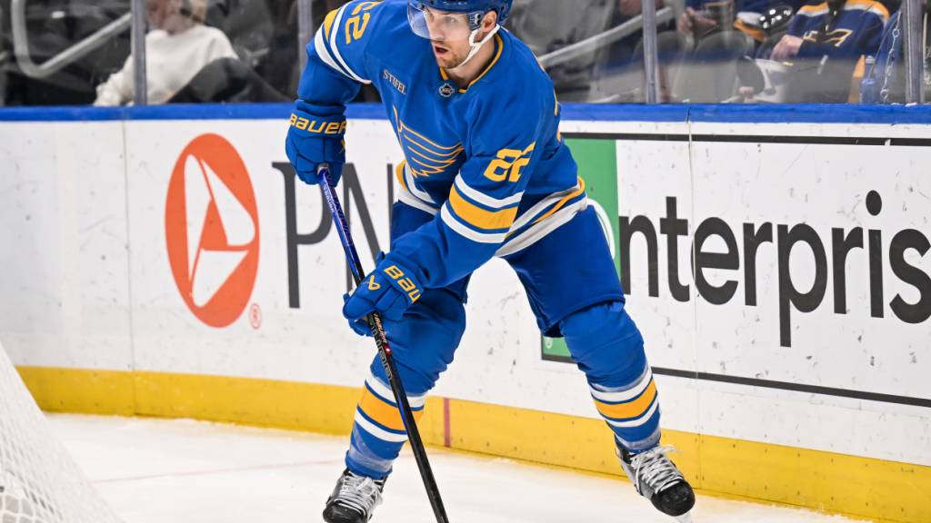 Blues-Stürmer Pius Suter erzielte im Spiel gegen die Toronto Maple Leafs seinen zwölften Saisontreffer
