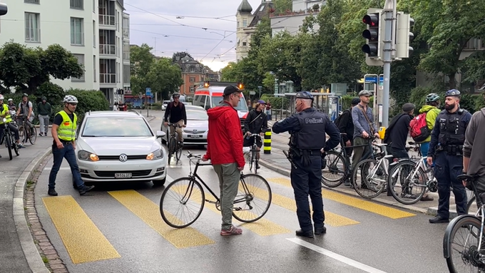Stadtpolizei Zürich verzeigt 52 Personen an Critical Mass
