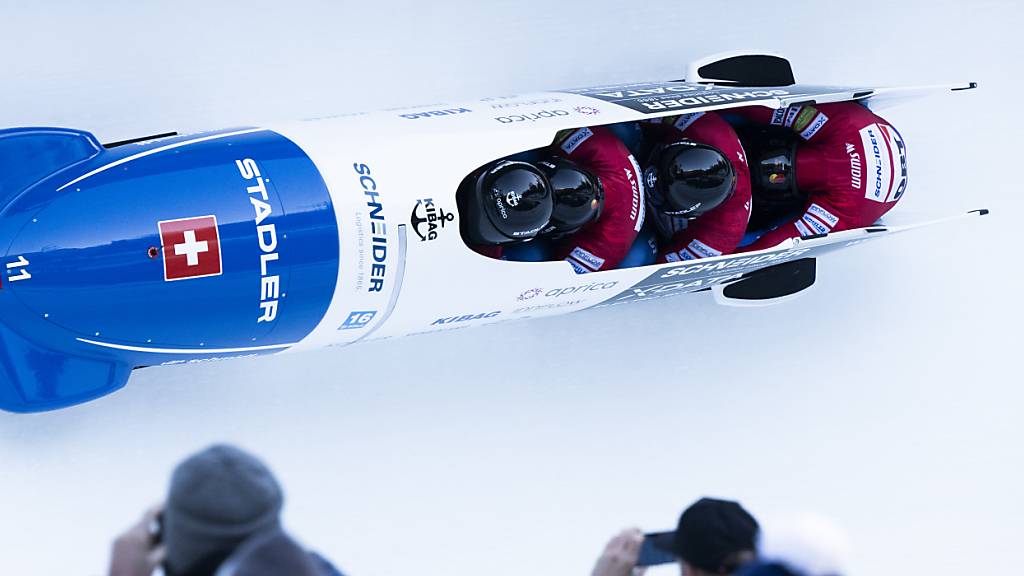 Nach Rückenoperation und trotz Trainingsrückstand schon wieder schnell unterwegs: das Viererteam von Michael Vogt