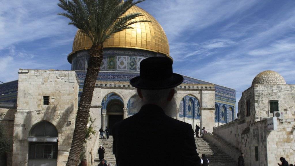 Der Tempelberg mit der Al-Aksa-Moschee (im Bild) ist eine heilige Stätte für Juden wie auch Muslime. Immer wieder führt der Streit um die Besuchsrechte zu Spannungen und Gewalt. (Archiv)