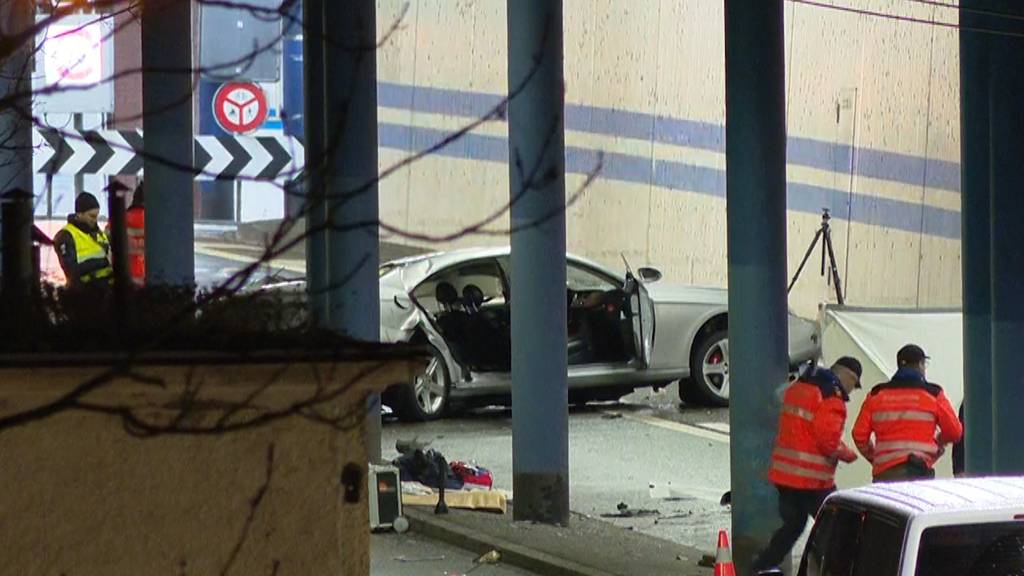 Tödlicher Selbstunfall bei Galerie vor Milchbucktunnel