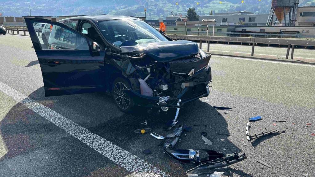 Fünf Verletzte bei drei Unfällen: Das ist die Bilanz vom Freitag im Kanton St. Gallen. Im Bild der Unfall in Mels.