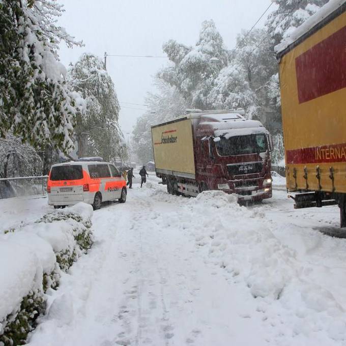 Dutzende Unfälle wegen Winter-Comeback