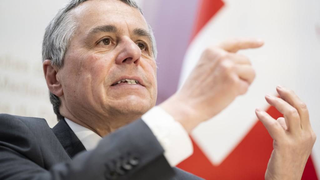Aussenminister Ignazio Cassis erläutert vor den Medien den Entscheid des Bundesrates für ein fakultatives Referendum zu den EU-Verträgen.