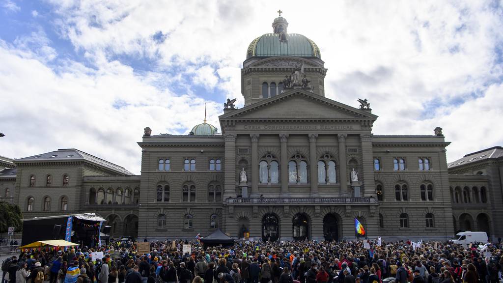 Protest Klimastreik 2021 auf dem Bundesplatz Bern
