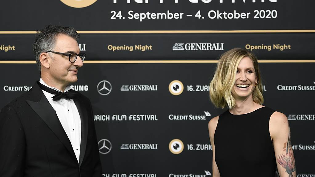 Zurich-Film-Festival-Direktor Christian Jungen und -Direktorin Elke Mayer kurz vor der Eröffnung.