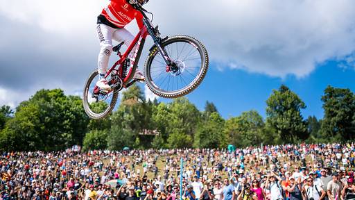 Valentina Höll gewinnt Downhill-Gesamtweltcup