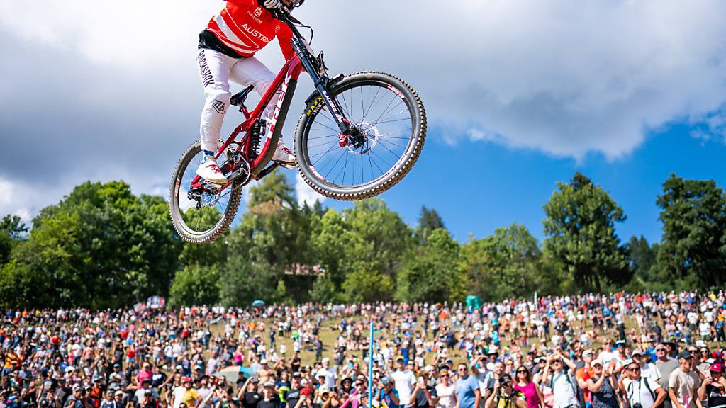 Valentina Höll aus Österreich gewinnt den Downhill-Gesamtweltcup der Mountainbikerinnen
