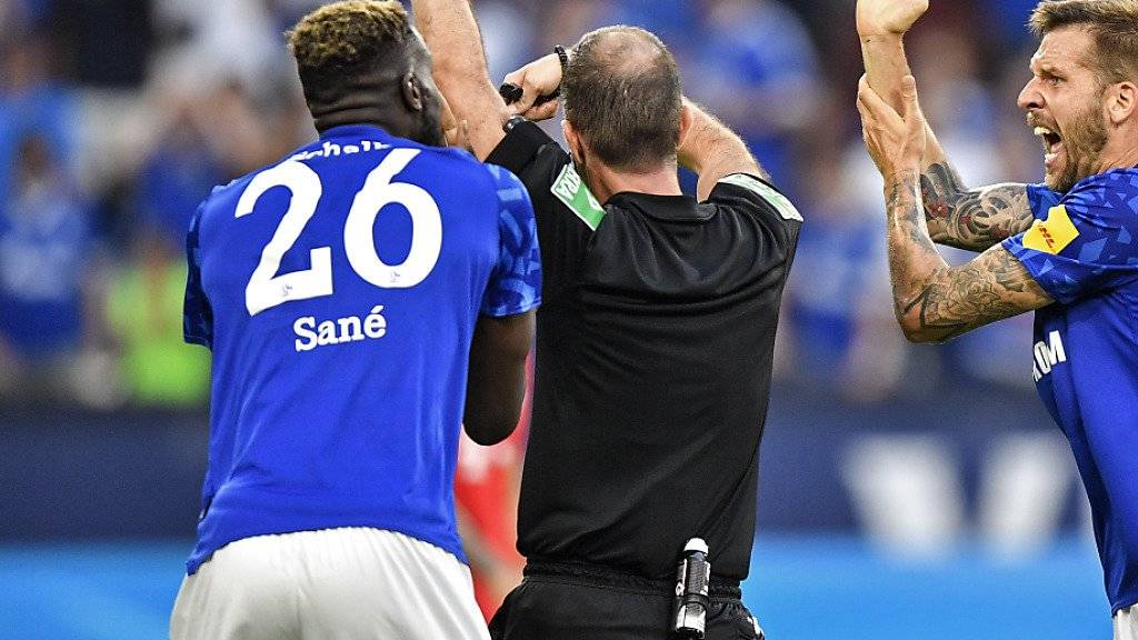 Die Schalker reklamierten gegen Bayern zweimal vergeblich einen Handspenalty