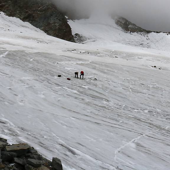 Bergsteiger finden zweites Skelett auf Gletscher