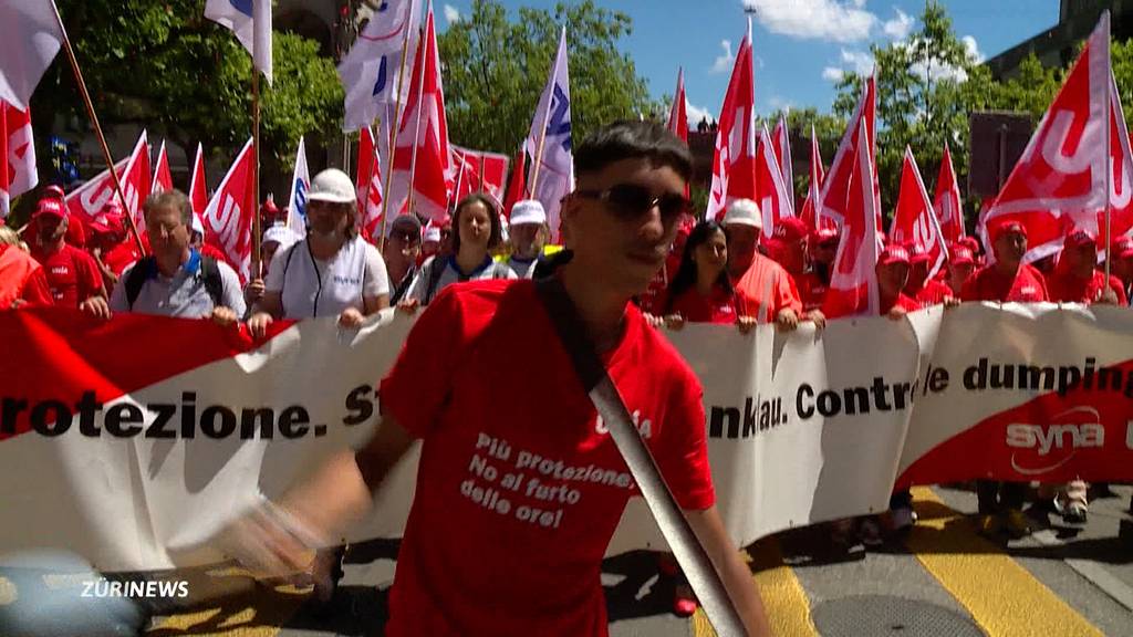 Protest: Tausende Bauarbeiter demonstrieren in Zürich