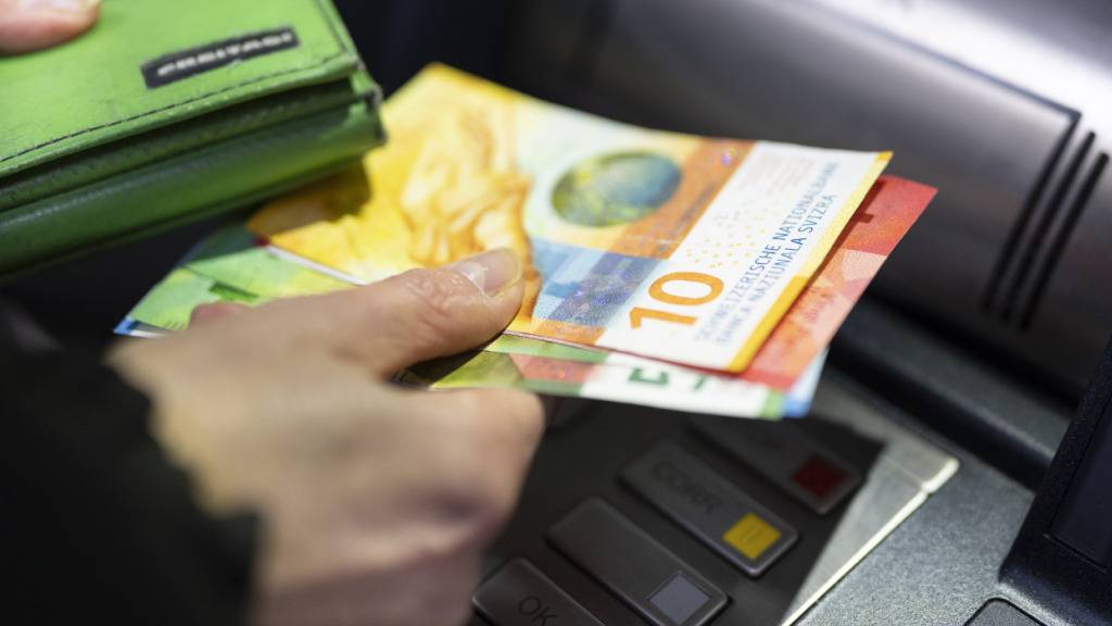 Eine Auswertung des Bundesamtes für Statistik zeigt, dass bei einem gewichtigen Anteil der unteren Mittelschicht finanziell wenig Spielraum besteht. (Symbolbild)