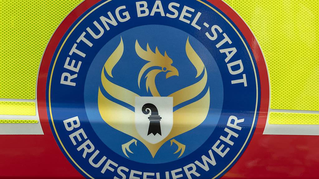 Drei Personen mit Verdacht auf Rauchvergiftung bei Brand in Basel