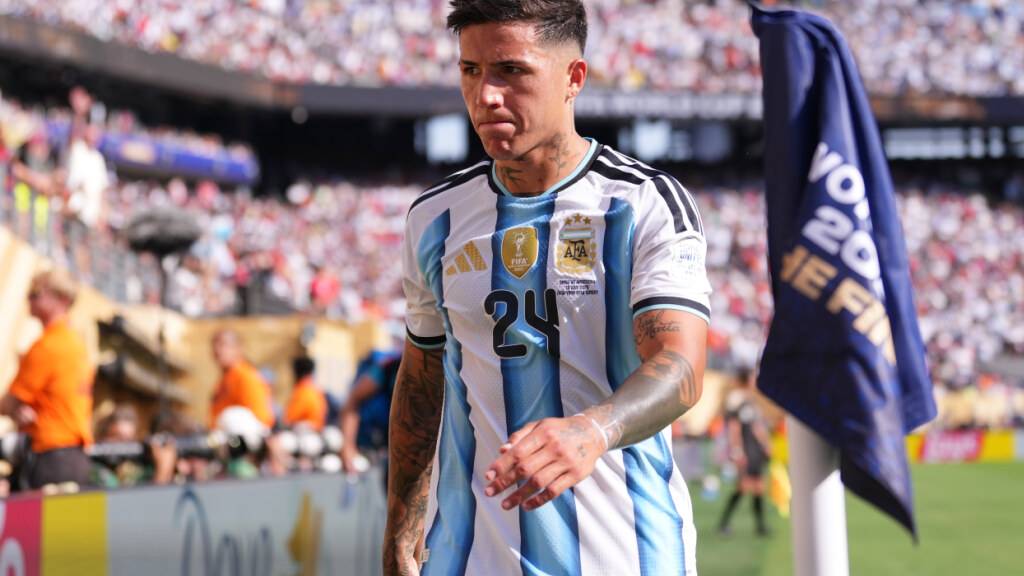 Der Argentinier Enzo Fernandez wechselt als Rekordtransfer von Chelsea zu Manchester City