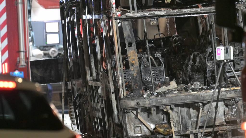 Mindestens 6 Tote nach Postauto-Brand in Kerzers