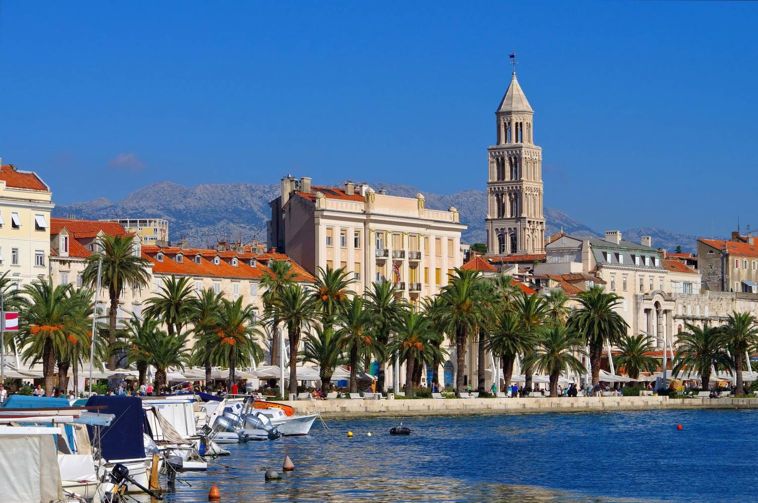 In Split kann man den Strand geniessen, aber auchdie Stadt erleben. (Bild: istock)
