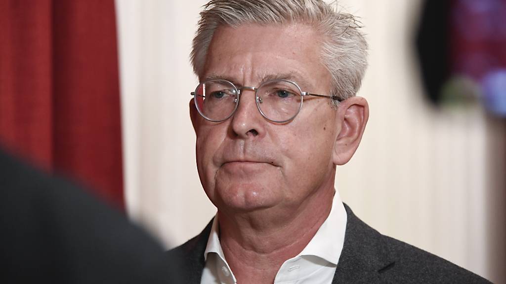 Bei Ericsson klafft für das Jahr 2023 ein Loch in der Kasse. Und auch für das erste Quartal 2024 stellte CEO Börje Ekholm (im Bild) schlechte Prognosen auf. (Archivbild)