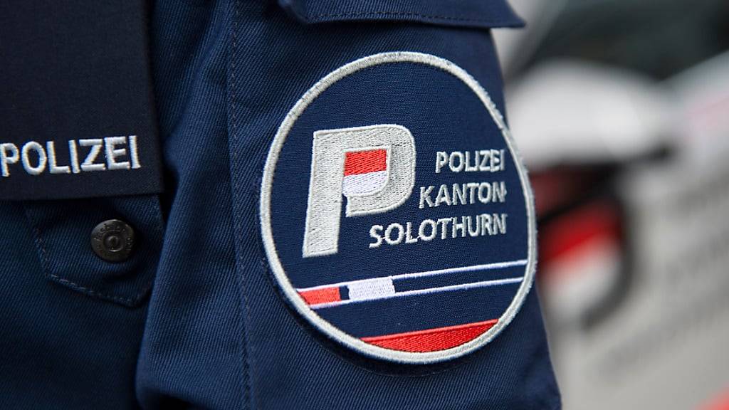 Verletzte Person nach Zusammenprall zweier Autos in Wöschnau