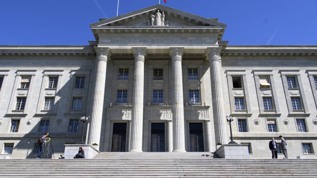 Das Bundesgericht hat die Verurteilung einer Mutter wegen Entführung aufgehoben. (Archivbild)