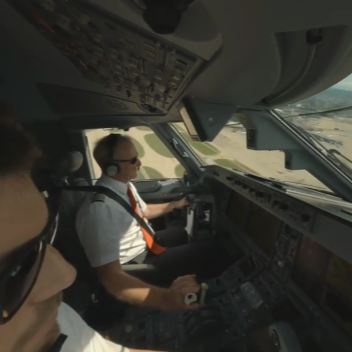 «Das ist wie Musik zu spielen»: Patrouille Suisse fliegt zusammen mit Helvetic-Airbus